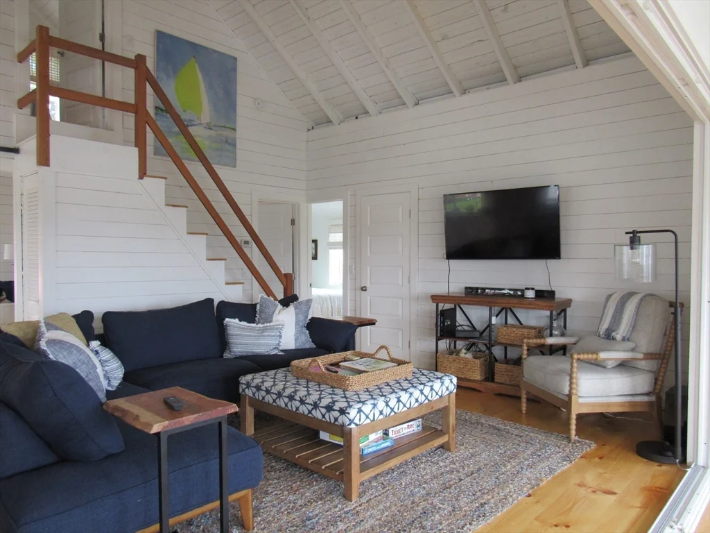 3 bed, 2 bath apartment for rent at 43 Middle Rd Unit -, Little Neck — photo 15 of 27