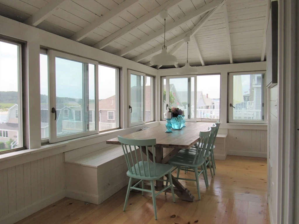3 bed, 2 bath apartment for rent at 43 Middle Rd Unit -, Little Neck — photo 6 of 27