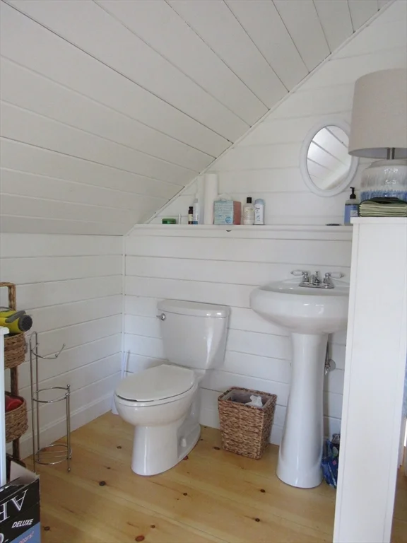 3 bed, 2 bath apartment for rent at 43 Middle Rd Unit -, Little Neck — photo 21 of 27