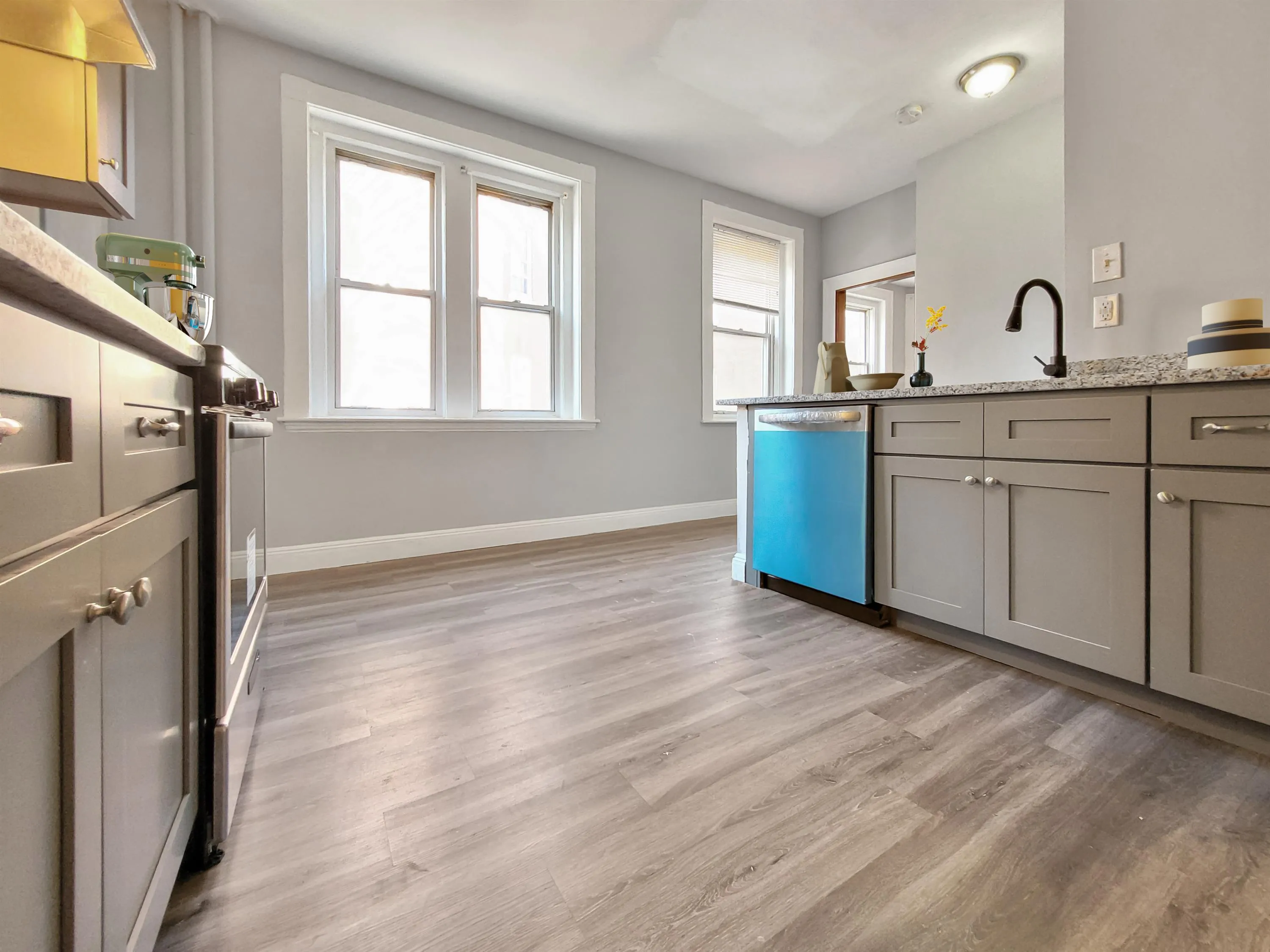 4 bed, 1 bath apartment for rent at 43 Mount Pleasant Ave Unit 2, Roxbury — photo 5 of 10