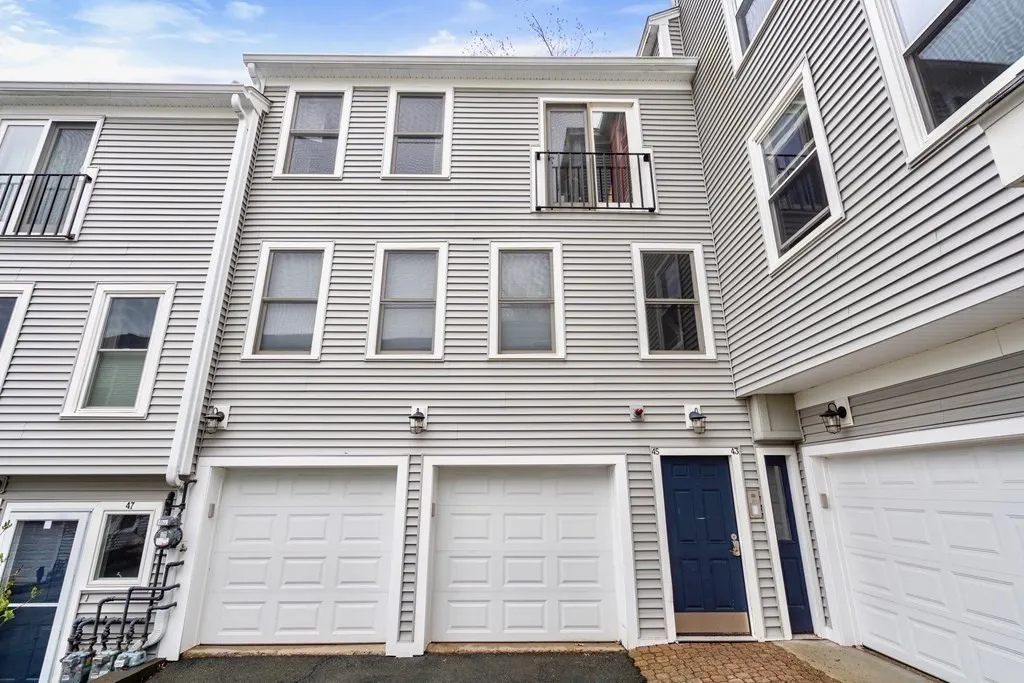 2 bed, 1 bath apartment for rent at 43 N Mead St Unit 43, Charlestown — photo 15 of 17