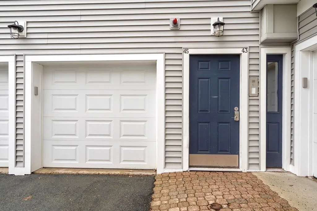 2 bed, 1 bath apartment for rent at 43 N Mead St Unit 43, Charlestown — photo 14 of 17