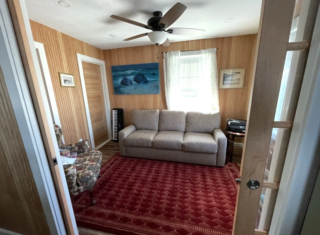 8+ bed, 4+ bath apartment for rent at 43 Oceanside Dr, Sand Hills — photo 10 of 14