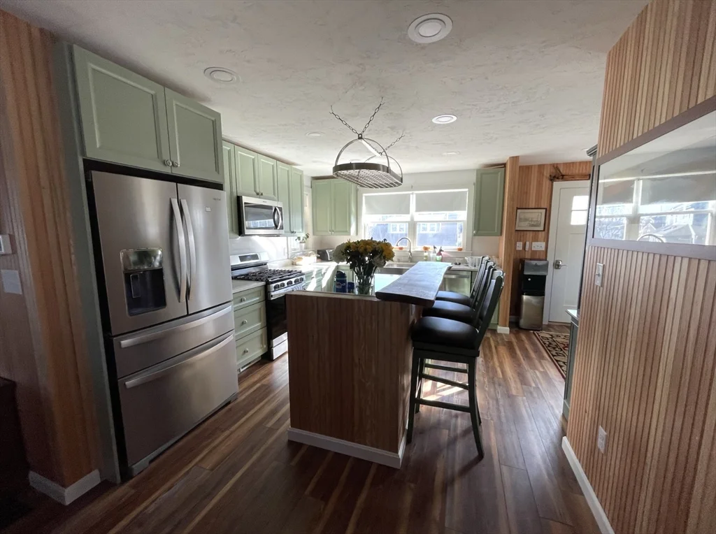 2 bed, 1 bath apartment for rent at 43 Oceanside Drive : Lower Unit LOWER, Sand Hills — photo 8 of 14