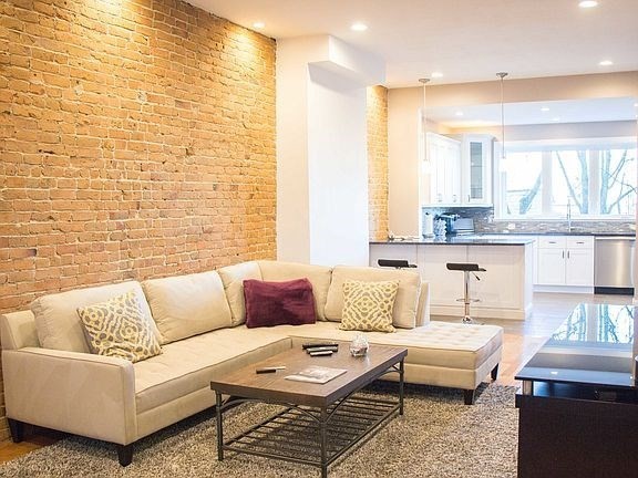 4 bed, 2 bath apartment for rent at 43 Old Harbor St Unit SF, South Boston — photo 5 of 17