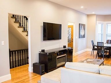 4 bed, 2 bath apartment for rent at 43 Old Harbor St Unit SF, South Boston — photo 6 of 17