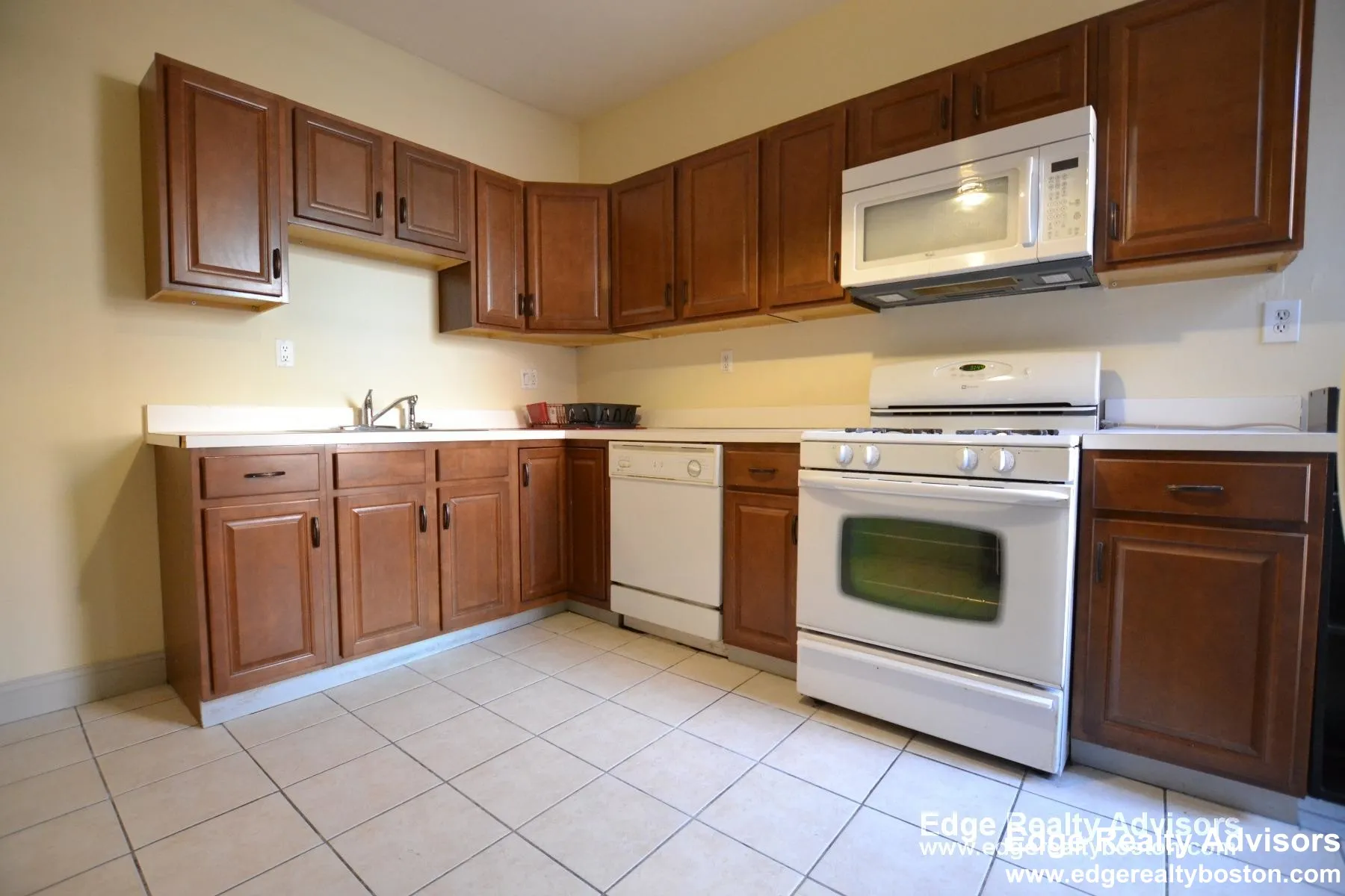 4 bed, 2 bath apartment for rent at 43 Orkney Rd Unit 2, Brighton