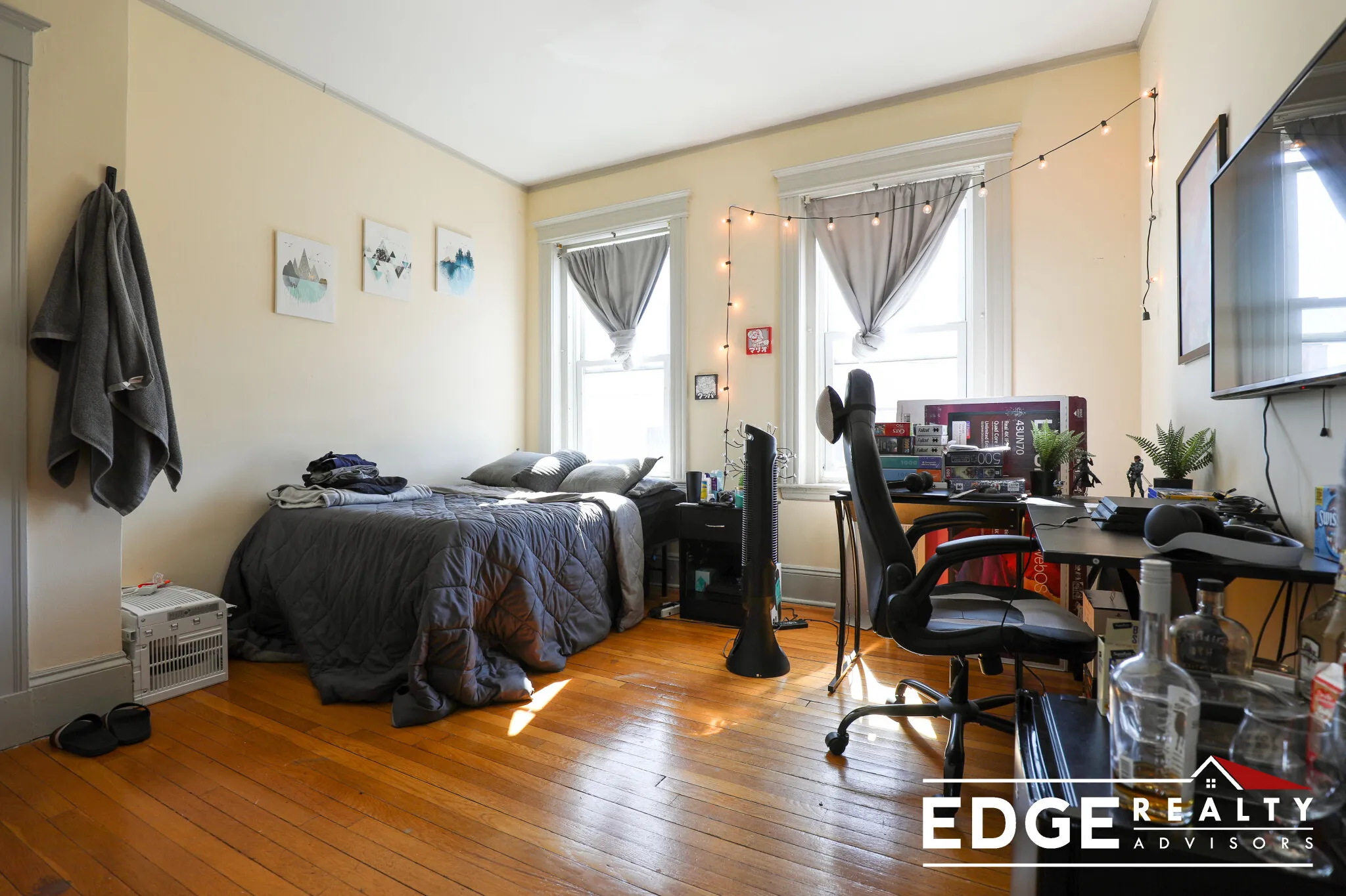 4 bed, 2 bath apartment for rent at 43 Orkney Rd Unit 3, Brighton — photo 4 of 14