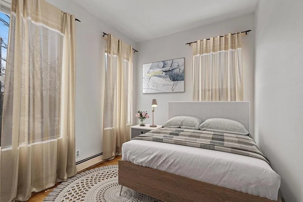 3 bed, 1 bath apartment for rent at 43 Park Vale Ave Unit 7, Allston — photo 2 of 8