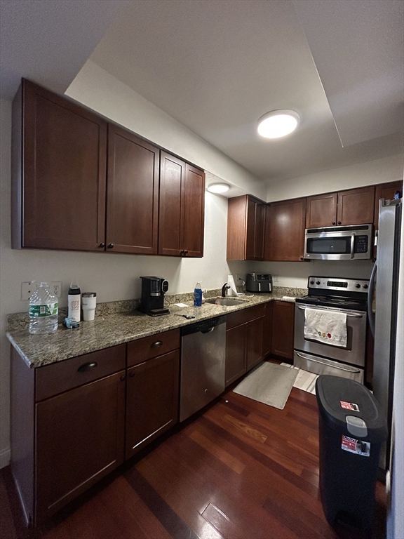 3 bed, 2 bath apartment for rent at 43 Pitman St Unit 201, Spring Hill — photo 4 of 13