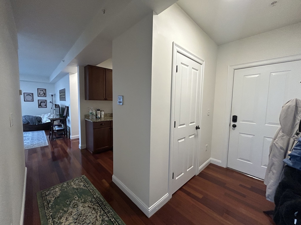 3 bed, 2 bath apartment for rent at 43 Pitman St Unit 201, Spring Hill — photo 5 of 13