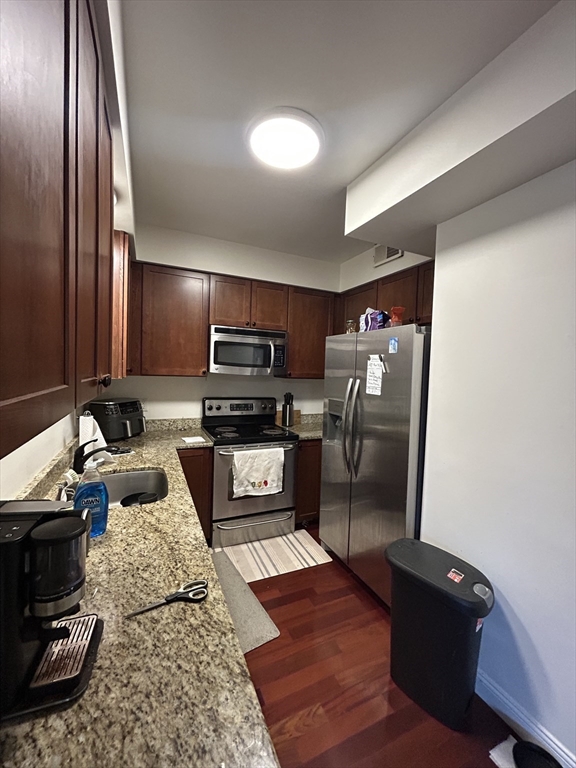 3 bed, 2 bath apartment for rent at 43 Pitman St Unit 201, Spring Hill — photo 3 of 13