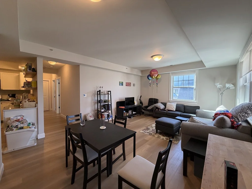 3 bed, 2 bath apartment for rent at 43 Pitman St Unit 302, Spring Hill — photo 2 of 14