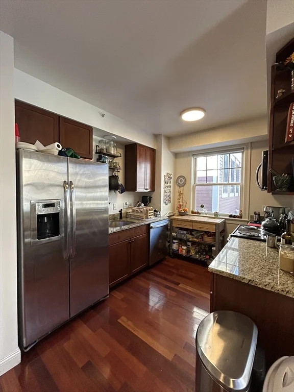 2 bed, 1 bath apartment for rent at 43 Pitman St Unit 303, Spring Hill — photo 3 of 12