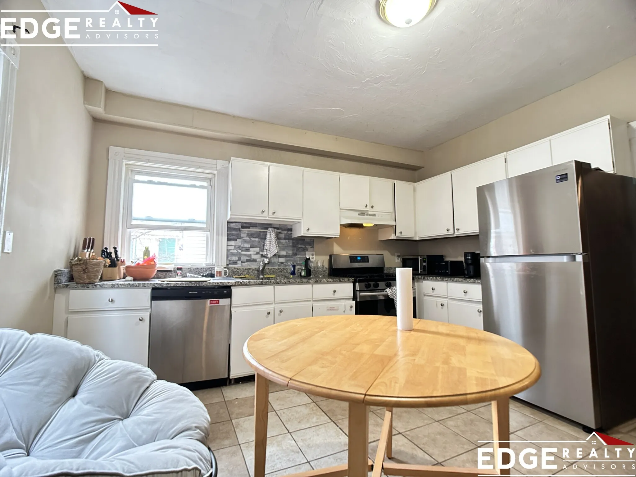 5 bed, 3 bath apartment for rent at 43 Pratt St Unit 2, Allston — photo 3 of 10