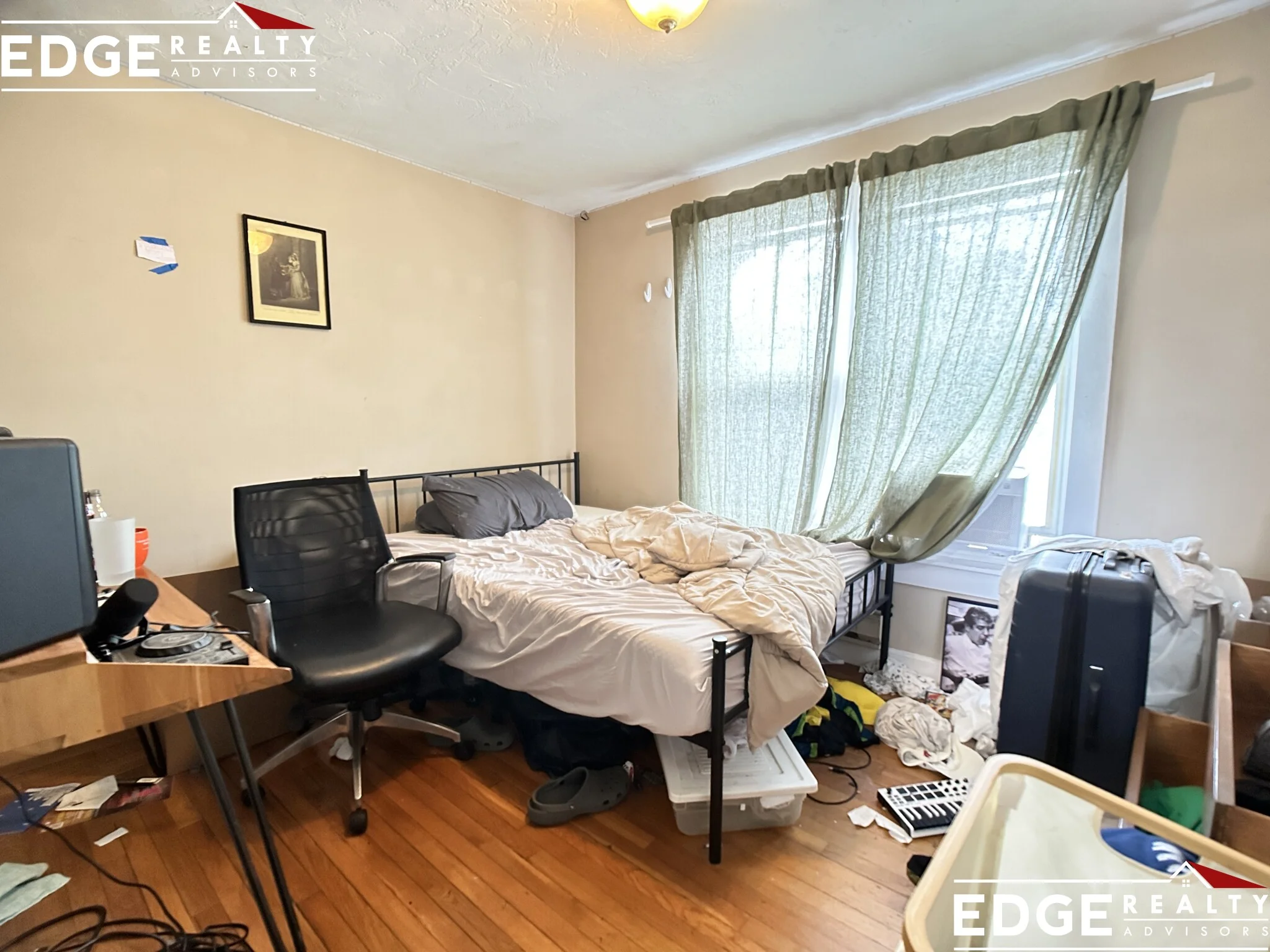 5 bed, 3 bath apartment for rent at 43 Pratt St Unit 2, Allston — photo 7 of 10