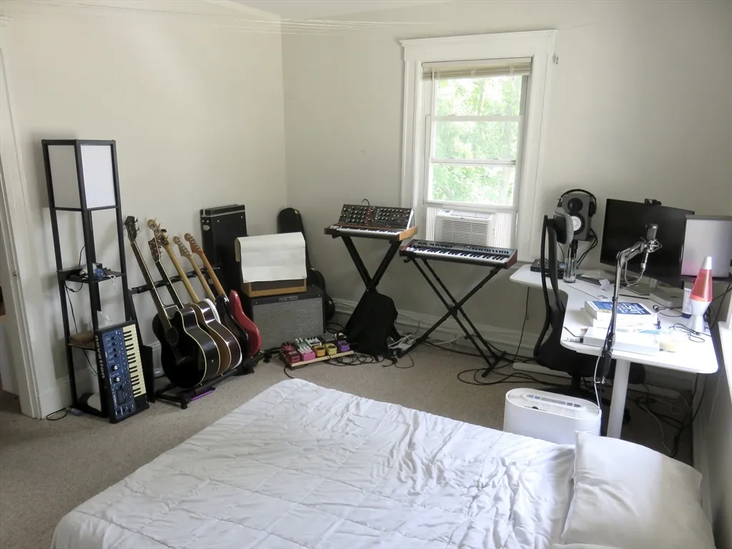 2 bed, 1 bath apartment for rent at 43 Rich St Unit C, Banks Square — photo 8 of 20