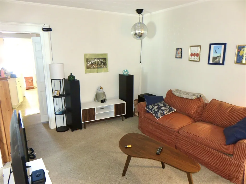 2 bed, 1 bath apartment for rent at 43 Rich St Unit C, Banks Square — photo 3 of 20