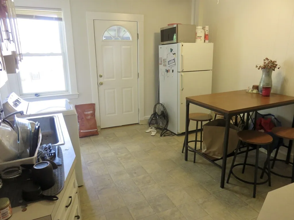 2 bed, 1 bath apartment for rent at 43 Rich St Unit C, Banks Square — photo 13 of 20