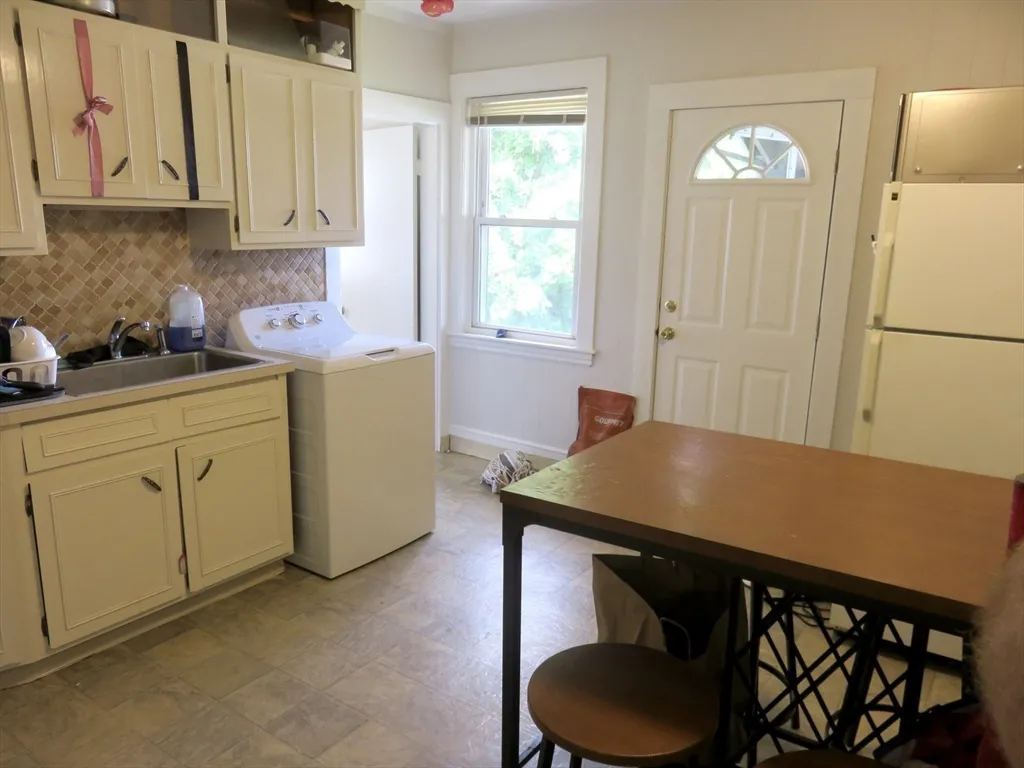 2 bed, 1 bath apartment for rent at 43 Rich St Unit C, Banks Square — photo 14 of 20