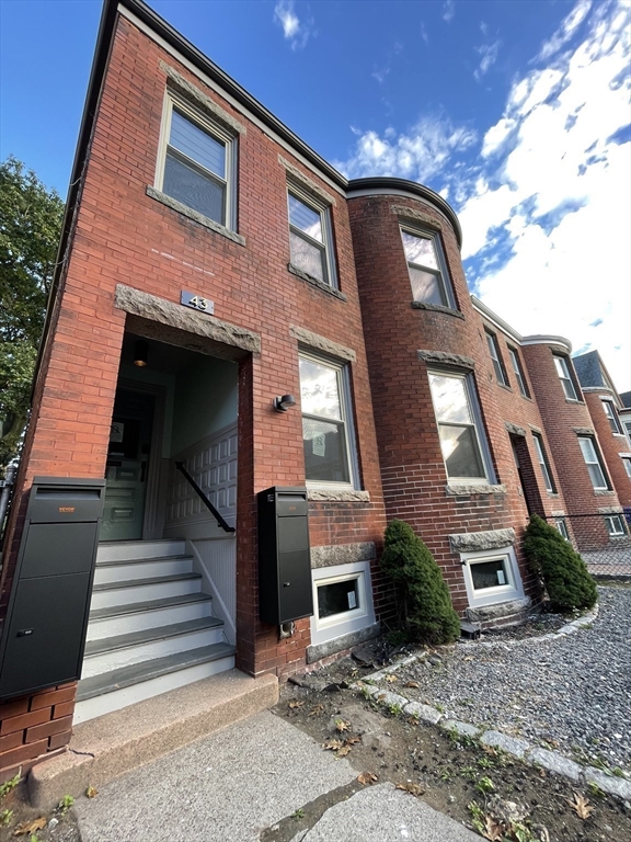 2 bed, 2 bath apartment for rent at 43 Saxton Unit 2, Dorchester — photo 1 of 27