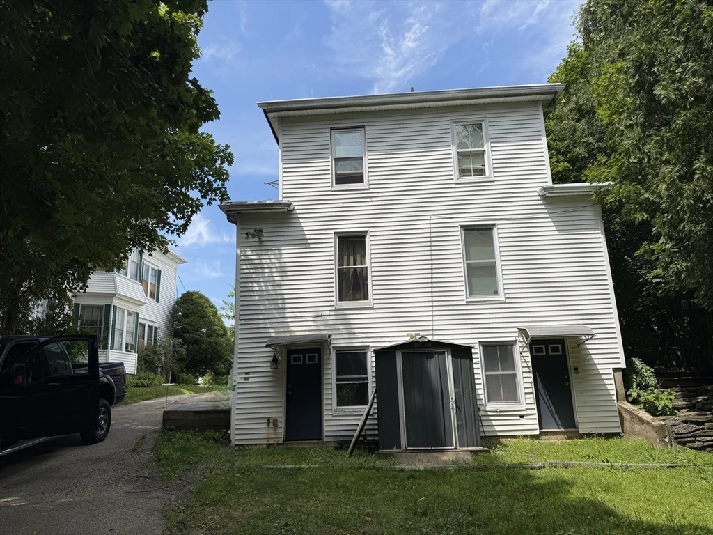 3 bed, 1 bath apartment for rent at 43 South St Unit B, Barre — photo 7 of 25