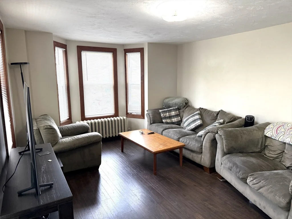 3 bed, 1 bath apartment for rent at 43 South St Unit B, Barre — photo 8 of 25
