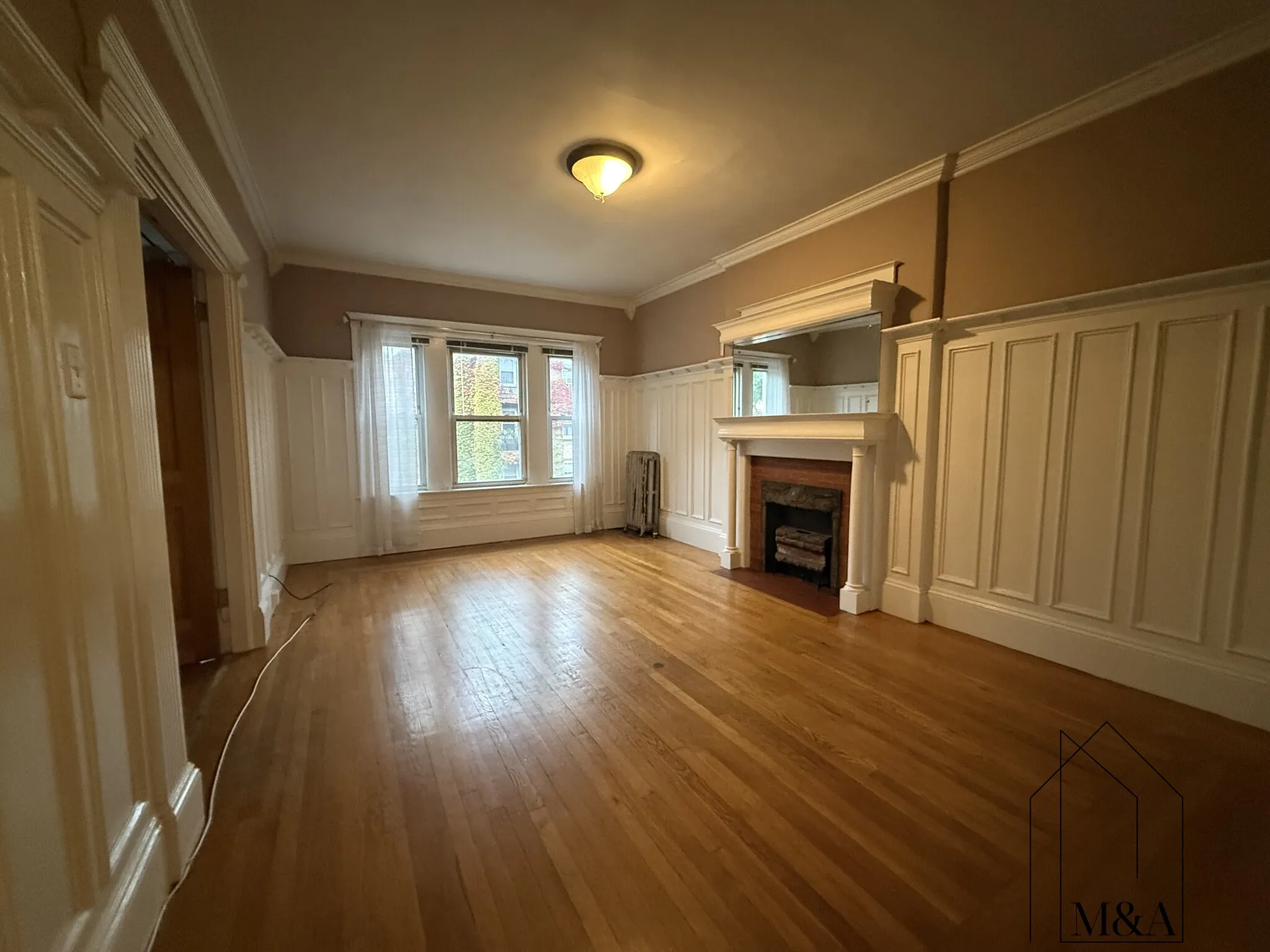 3.5 bed, 2 bath apartment for rent at 43 Strathmore Rd Unit 3, Brighton — photo 2 of 13
