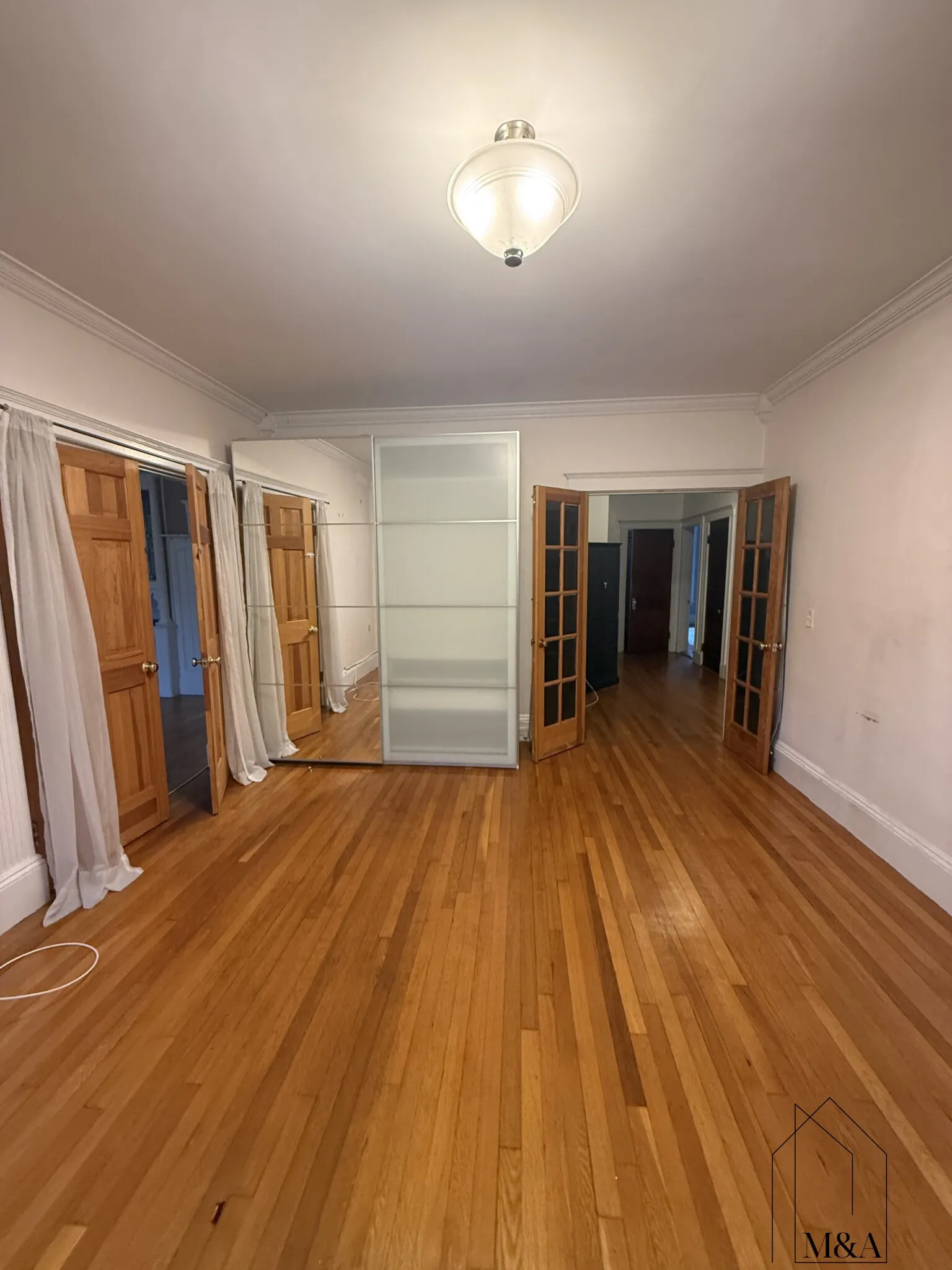 3.5 bed, 2 bath apartment for rent at 43 Strathmore Rd Unit 3, Brighton — photo 4 of 13