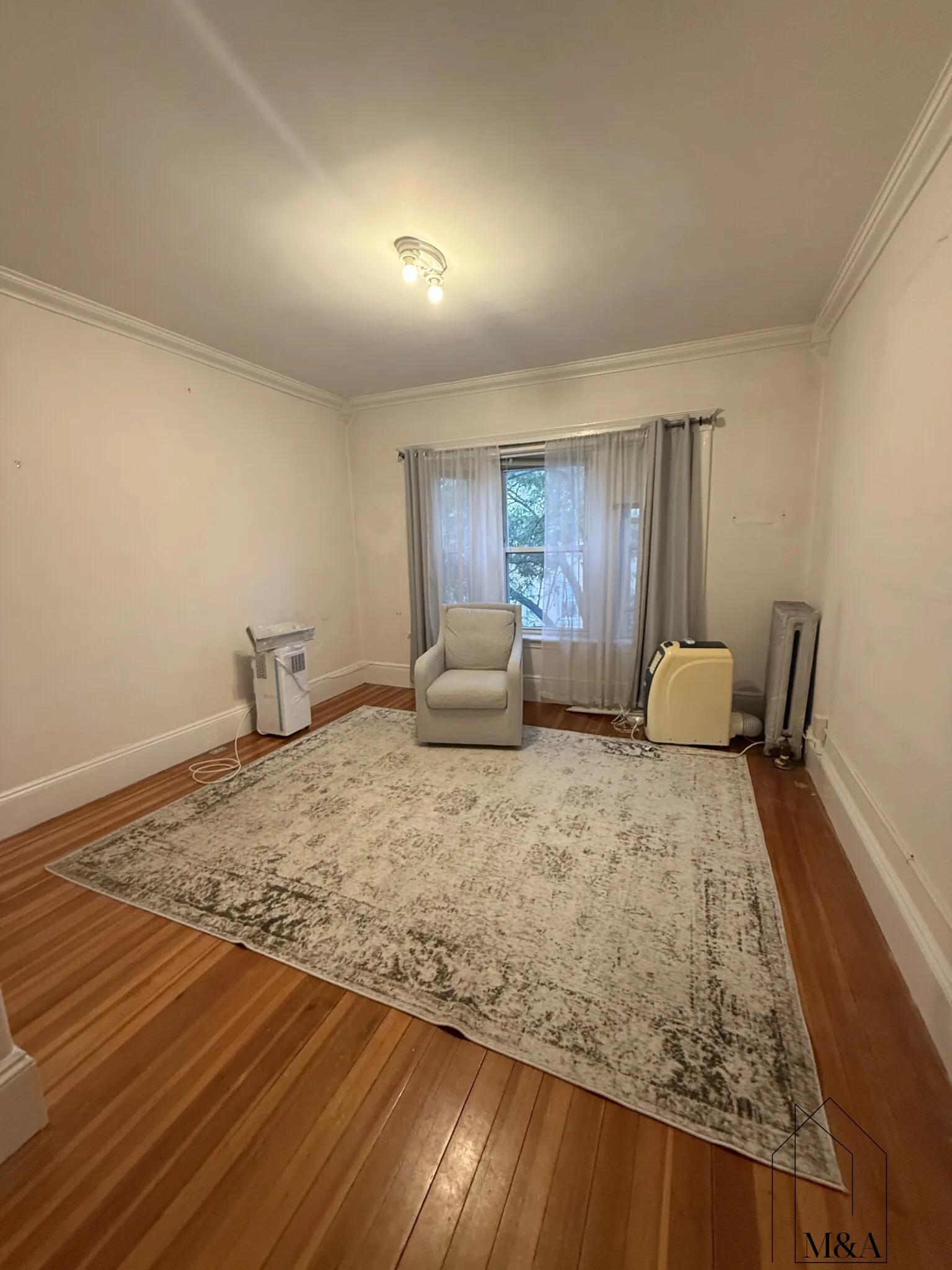 3.5 bed, 2 bath apartment for rent at 43 Strathmore Rd Unit 3, Brighton — photo 6 of 13