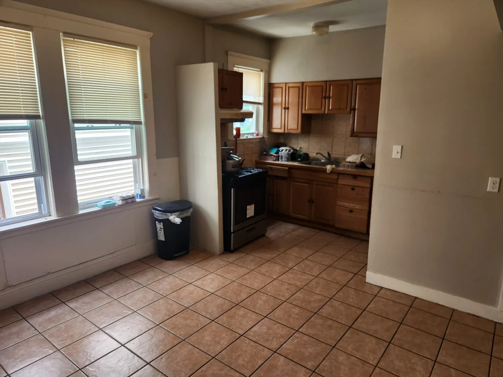 2 bed, 1 bath apartment for rent at 43 Sumner St Unit 2, Revere — photo 8 of 8