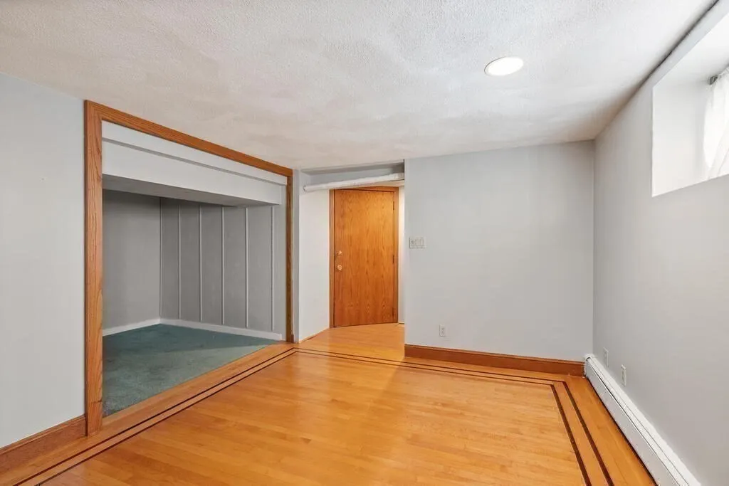4 bed, 1 bath apartment for rent at 43 Sunset Rd Unit 43, West Somerville — photo 19 of 23