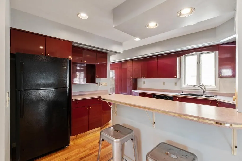 4 bed, 1 bath apartment for rent at 43 Sunset Rd Unit 43, West Somerville — photo 10 of 23