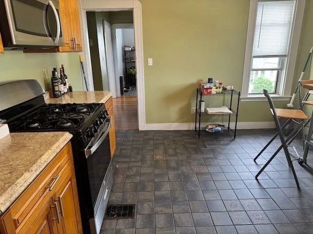 3 bed, 1 bath apartment for rent at 43 Sydney St Unit 2, Dorchester — photo 13 of 28