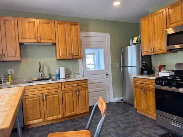 3 bed, 1 bath apartment for rent at 43 Sydney St Unit 2, Dorchester — photo 11 of 28