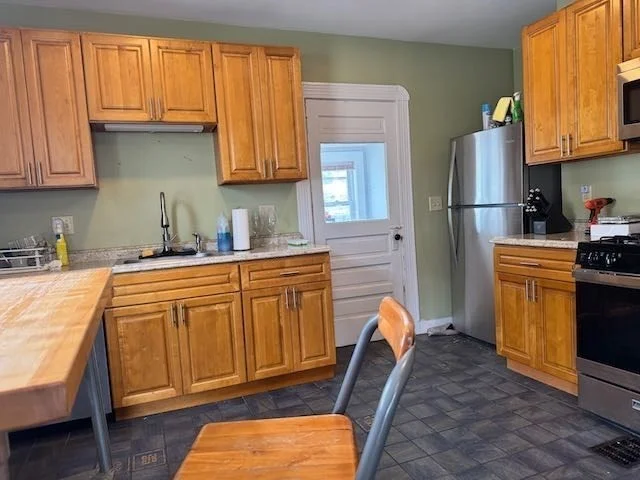 3 bed, 1 bath apartment for rent at 43 Sydney St Unit 2, Dorchester — photo 2 of 28