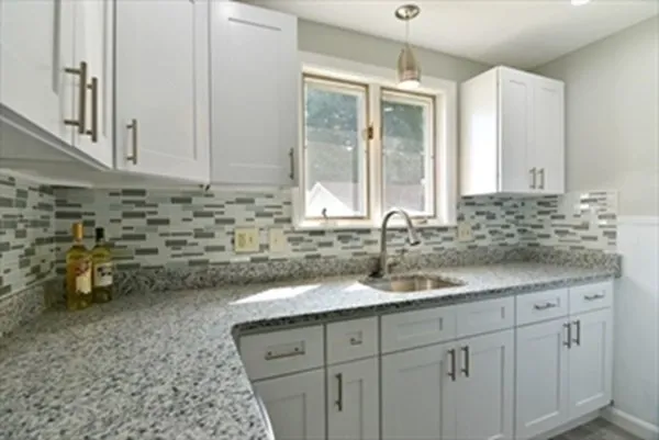 3 bed, 1 bath apartment for rent at 43 Tampa St Unit 43, Worcester — photo 4 of 22