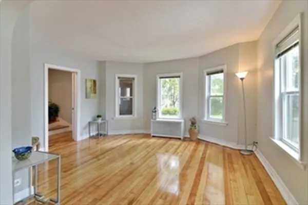 3 bed, 1 bath apartment for rent at 43 Tampa St Unit 43, Worcester — photo 8 of 22