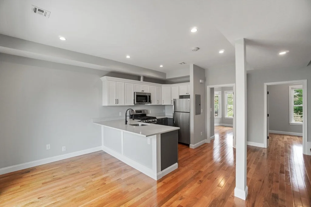 5 bed, 2 bath apartment for rent at 43 Thomas Park Unit 2, South Boston — photo 1 of 23