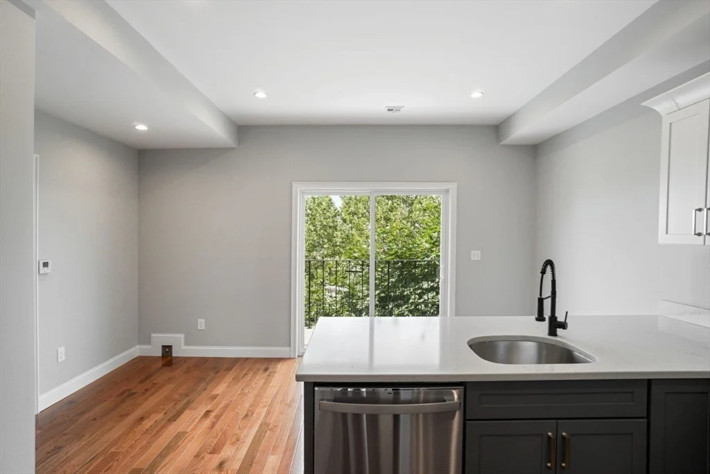5 bed, 2 bath apartment for rent at 43 Thomas Park Unit 2, South Boston — photo 6 of 23