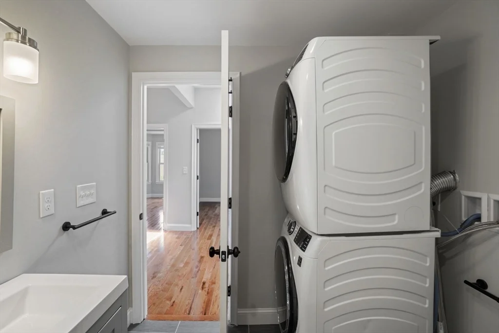 5 bed, 2 bath apartment for rent at 43 Thomas Park Unit 2, South Boston — photo 10 of 23