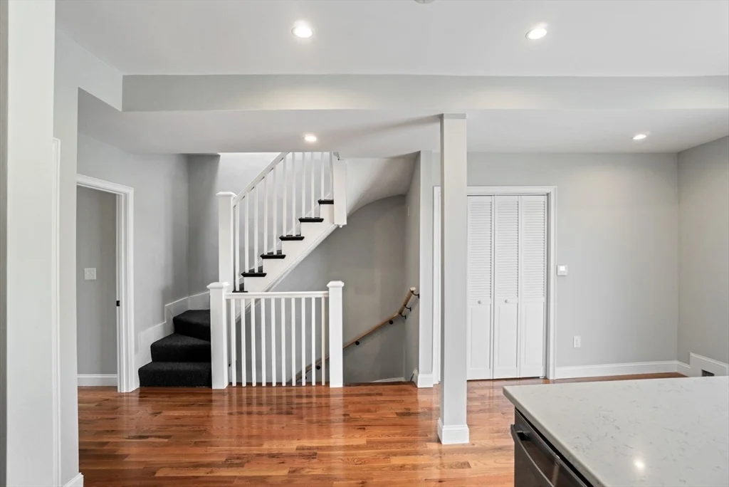 5 bed, 2 bath apartment for rent at 43 Thomas Park Unit 2, South Boston — photo 3 of 23