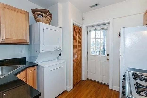 2 bed, 1 bath apartment for rent at 43 Thorndike St Unit 2, Roxbury — photo 6 of 10