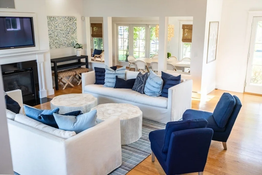 4 bed, 4+ bath apartment for rent at 43 Vestal St, Nantucket (vil) — photo 10 of 19