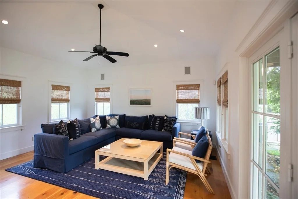 4 bed, 4+ bath apartment for rent at 43 Vestal St, Nantucket (vil) — photo 12 of 19
