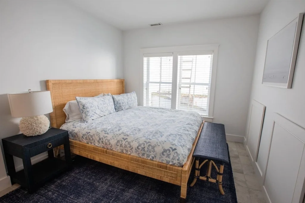 4 bed, 4+ bath apartment for rent at 43 Vestal St, Nantucket (vil) — photo 13 of 19