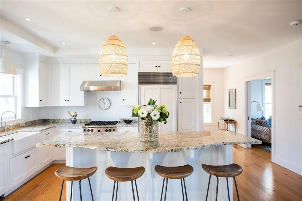 4 bed, 4+ bath apartment for rent at 43 Vestal St, Nantucket (vil) — photo 5 of 19