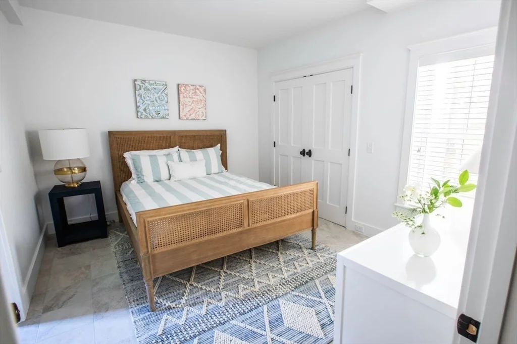 4 bed, 4+ bath apartment for rent at 43 Vestal St, Nantucket (vil) — photo 18 of 19