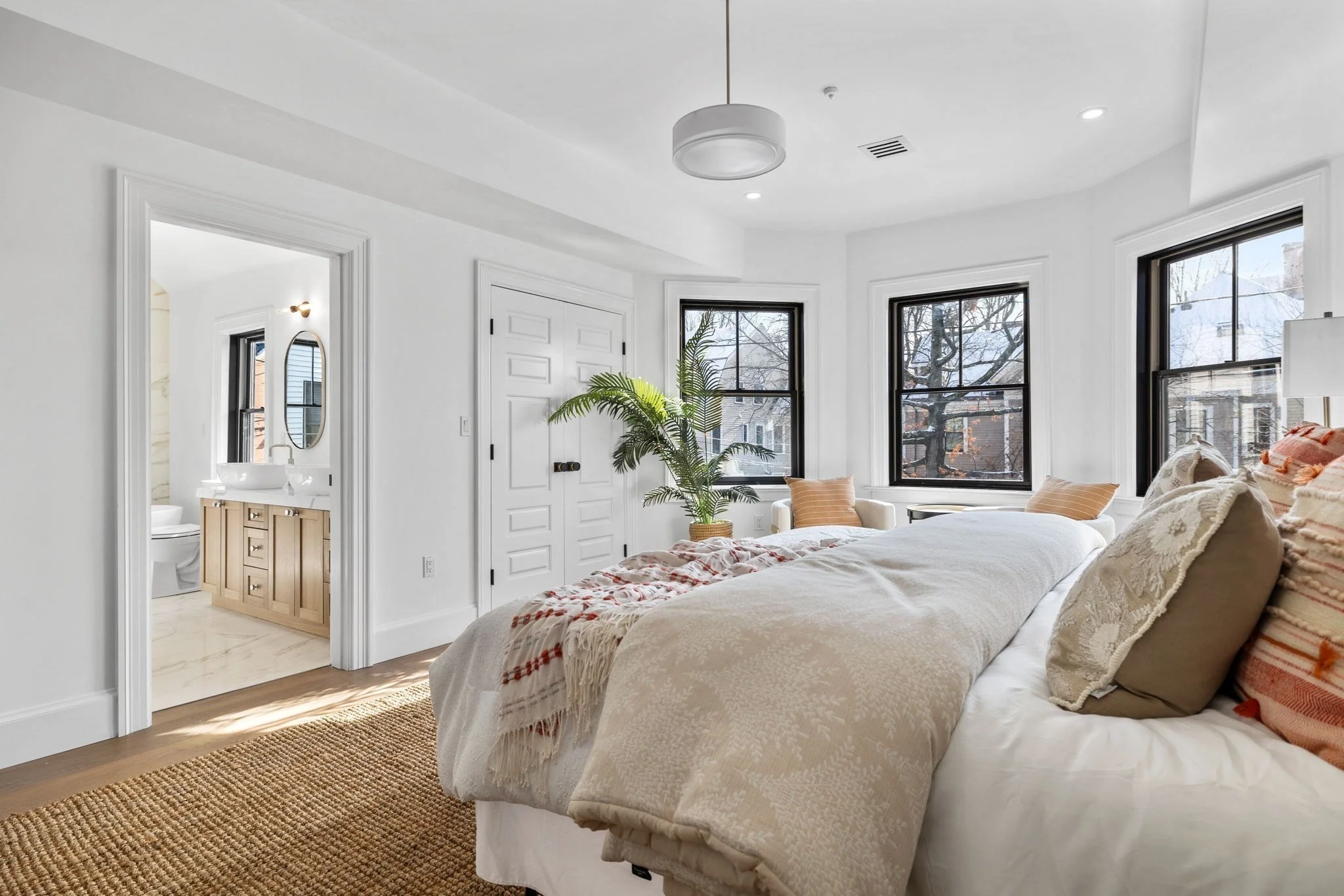 4 bed, 4+ bath apartment for rent at 43 Wendell St Unit 43, Baldwin — photo 5 of 13
