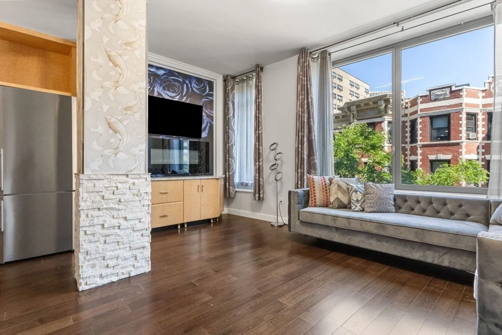 1 bed, 1 bath apartment for rent at 43 Westland Ave Unit 309, Fenway — photo 3 of 18